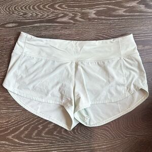 Lululemon seafoam green Speed Up Low-Rise Lined Short 2.5" size 6